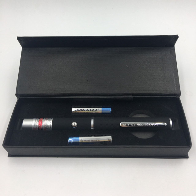 紅色和綠色激光——黑匣子